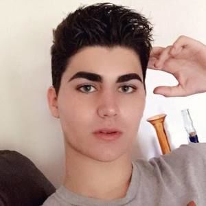 Meet your Posher, Connor